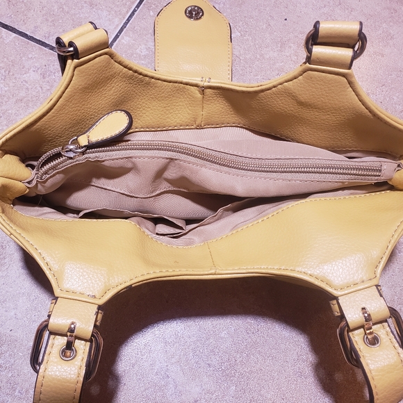 Villager Yellow Shoulder Bag - Picture 5 of 8